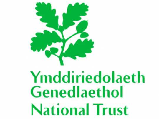 National Trust Welsh Logo